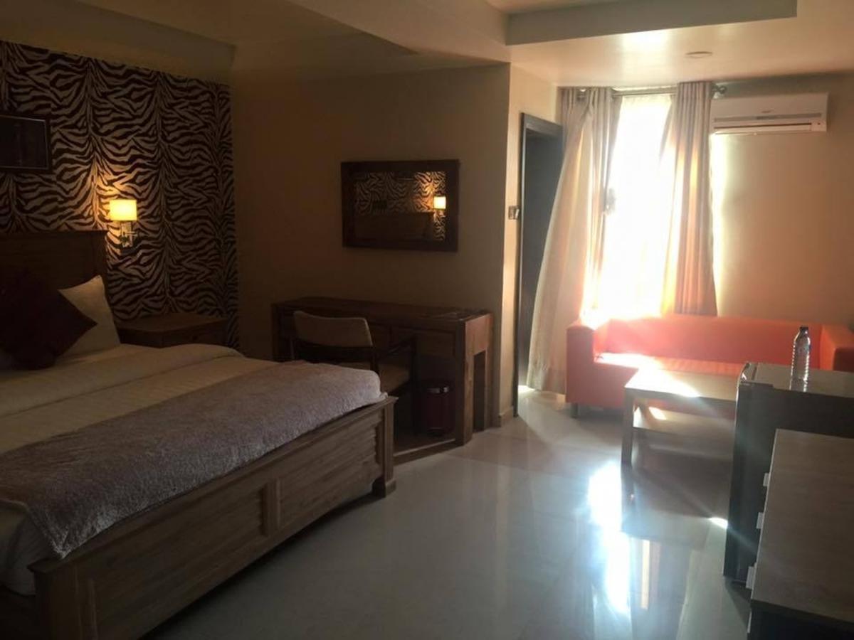 Villa Toscana Hotel And Suits Lagos Exterior foto